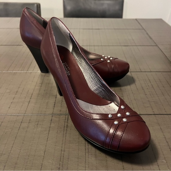 Blondo Canada leather burgundy Aquaprotect Leather Pumps  Womens Size US 8.5 - Picture 2 of 13